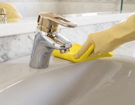 Thorough deep cleaning process in the middle of a Bloomsbury property